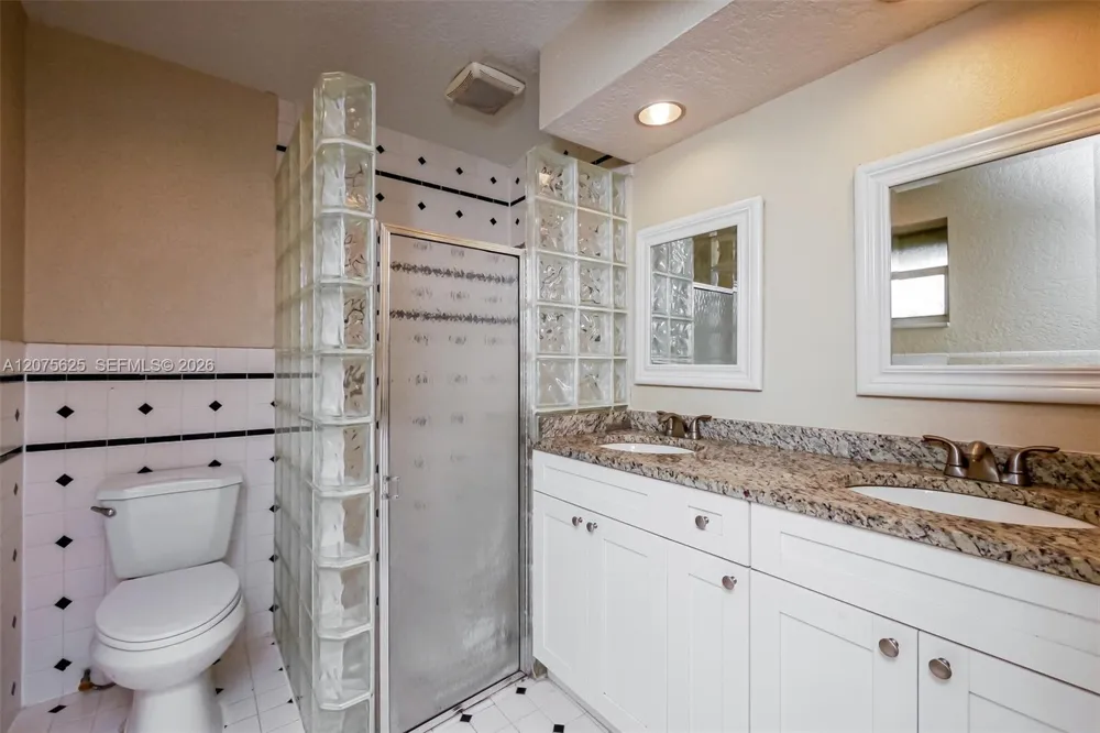 7518 NW 42nd Dr Coral Springs, FL 33065