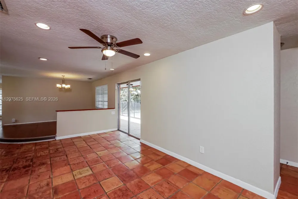 7518 NW 42nd Dr Coral Springs, FL 33065