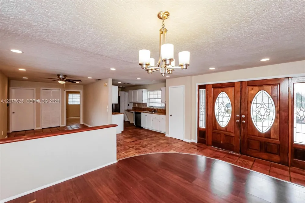 7518 NW 42nd Dr Coral Springs, FL 33065