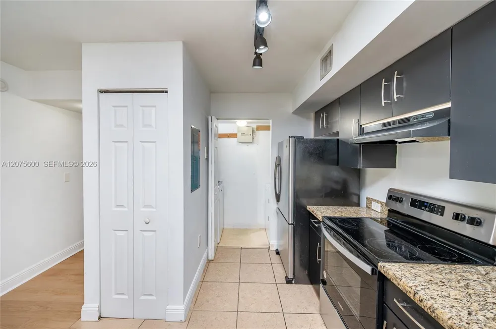 11145 SW 6th St #302 Pembroke Pines, FL 33025
