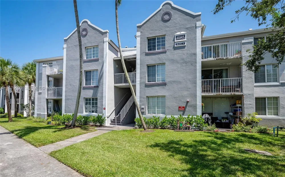 11145 SW 6th St #302 Pembroke Pines, FL 33025
