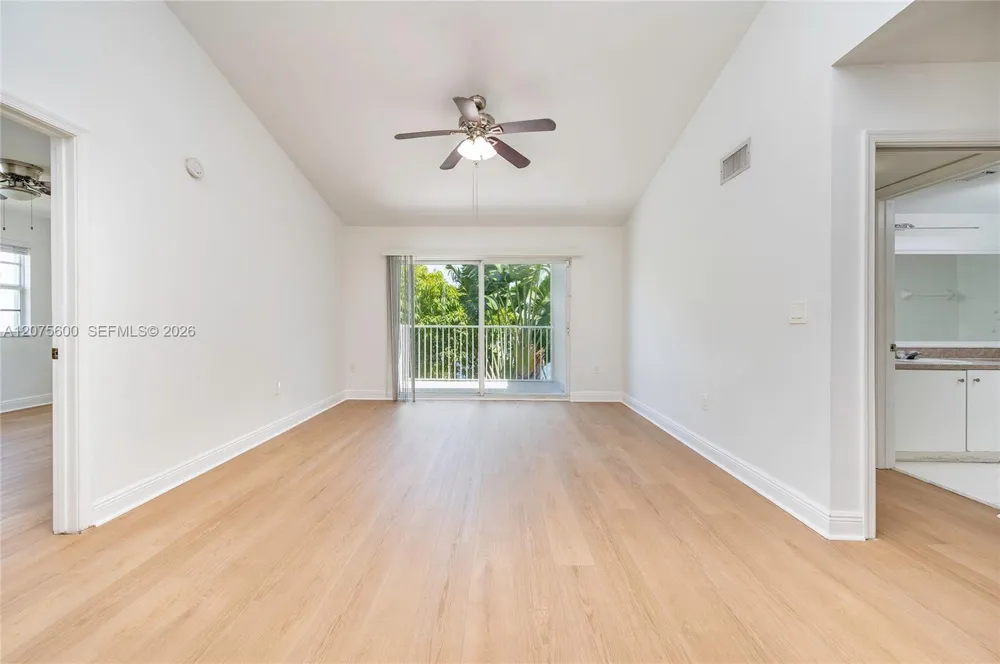 11145 SW 6th St #302 Pembroke Pines, FL 33025