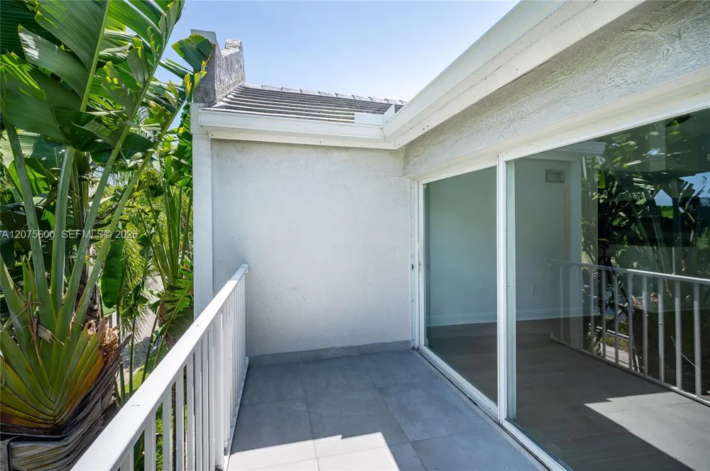 11145 SW 6th St #302 Pembroke Pines, FL 33025