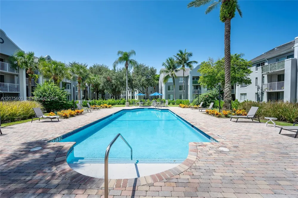 11145 SW 6th St #302 Pembroke Pines, FL 33025