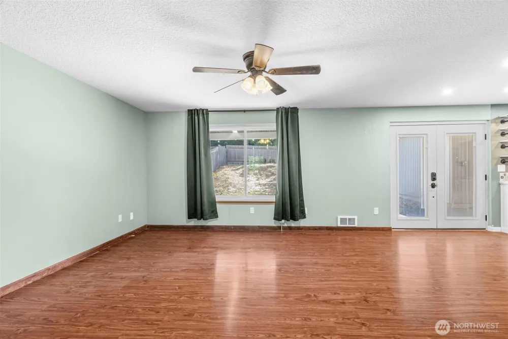 428 S 2nd Place Kalama, WA 98625