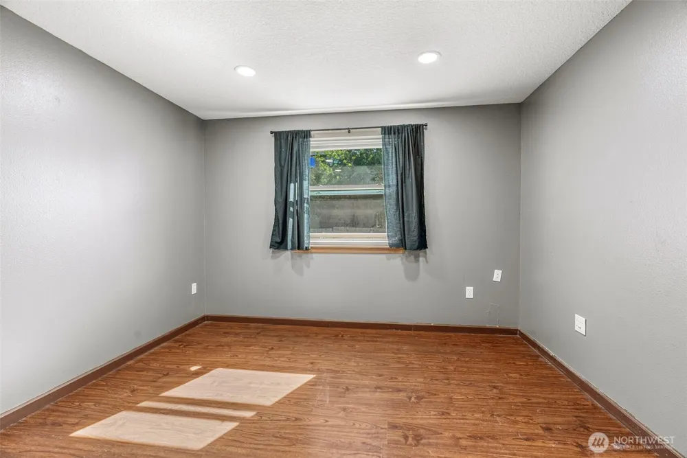 428 S 2nd Place Kalama, WA 98625