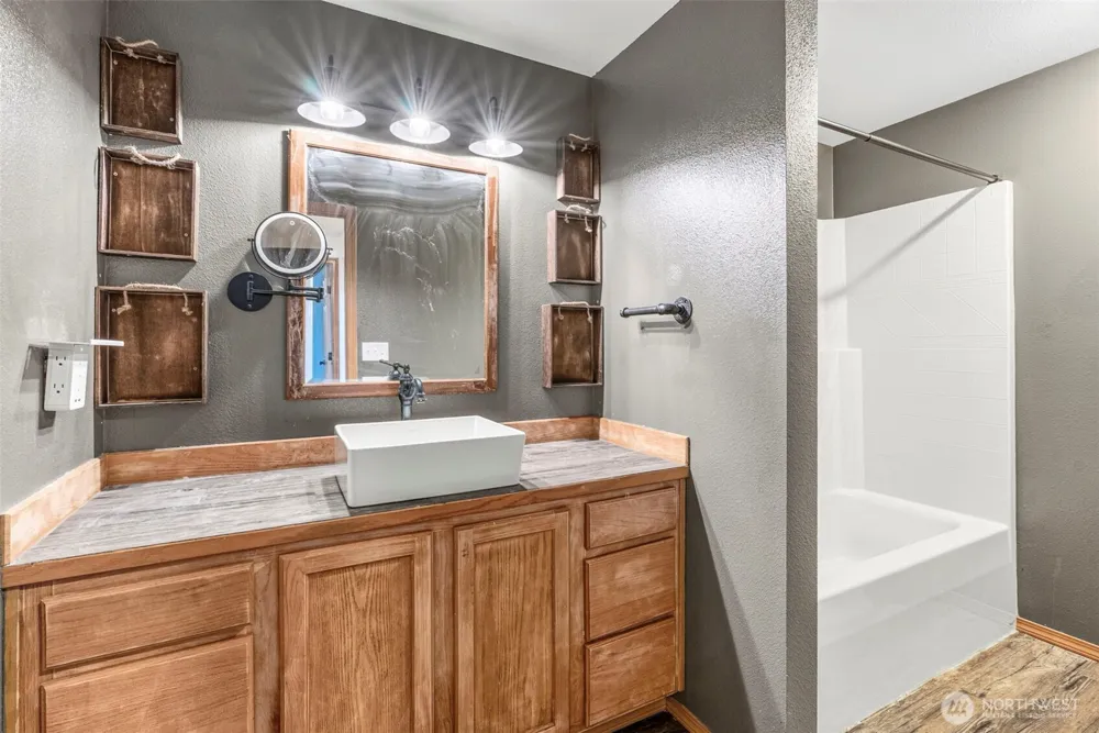 428 S 2nd Place Kalama, WA 98625