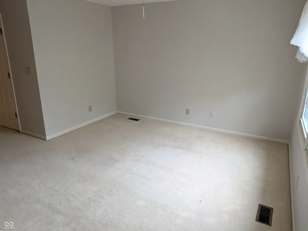 9464 Maple Way Indianapolis, IN 46268