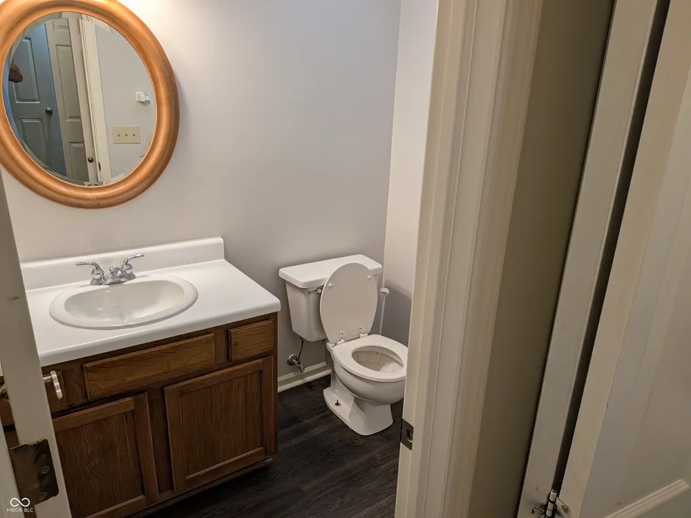 9464 Maple Way Indianapolis, IN 46268