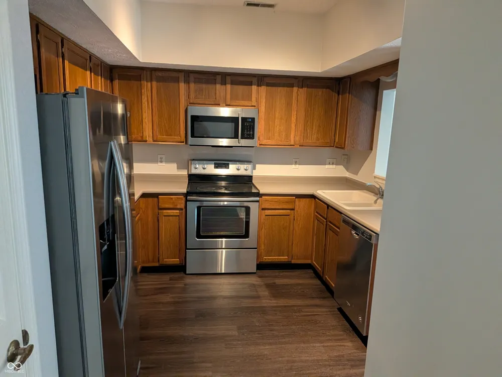 9464 Maple Way Indianapolis, IN 46268