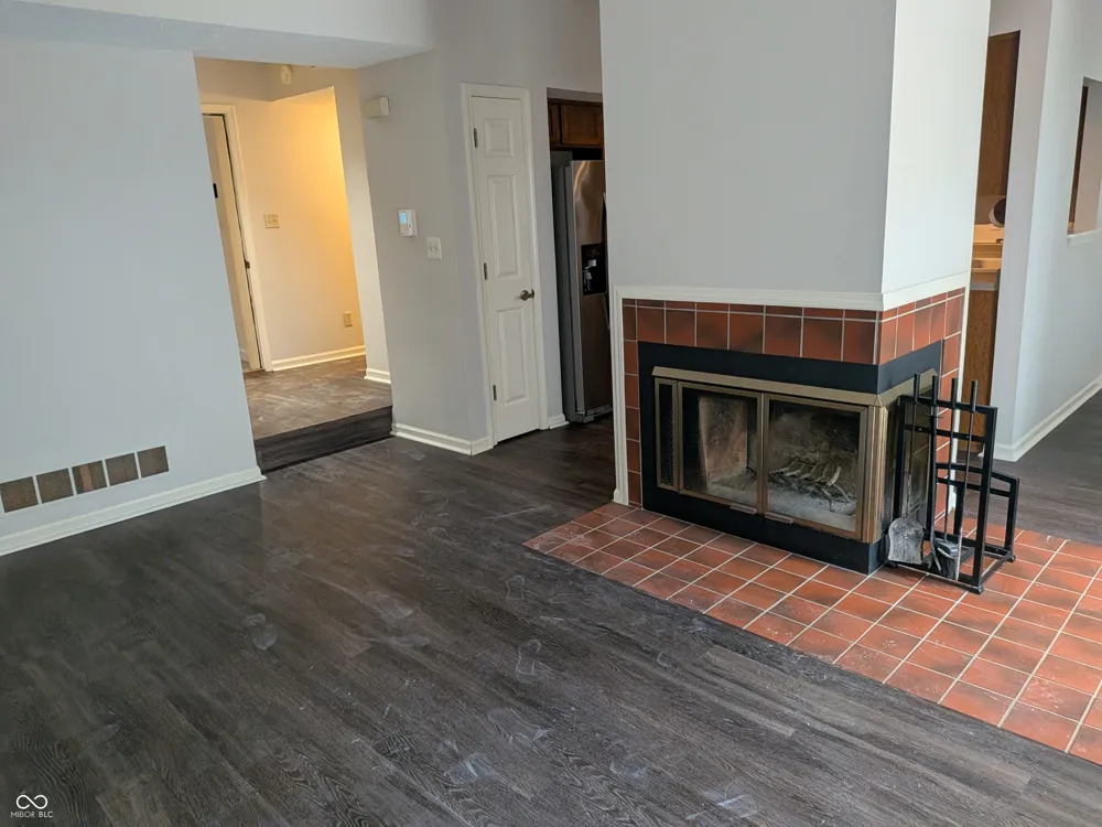 9464 Maple Way Indianapolis, IN 46268