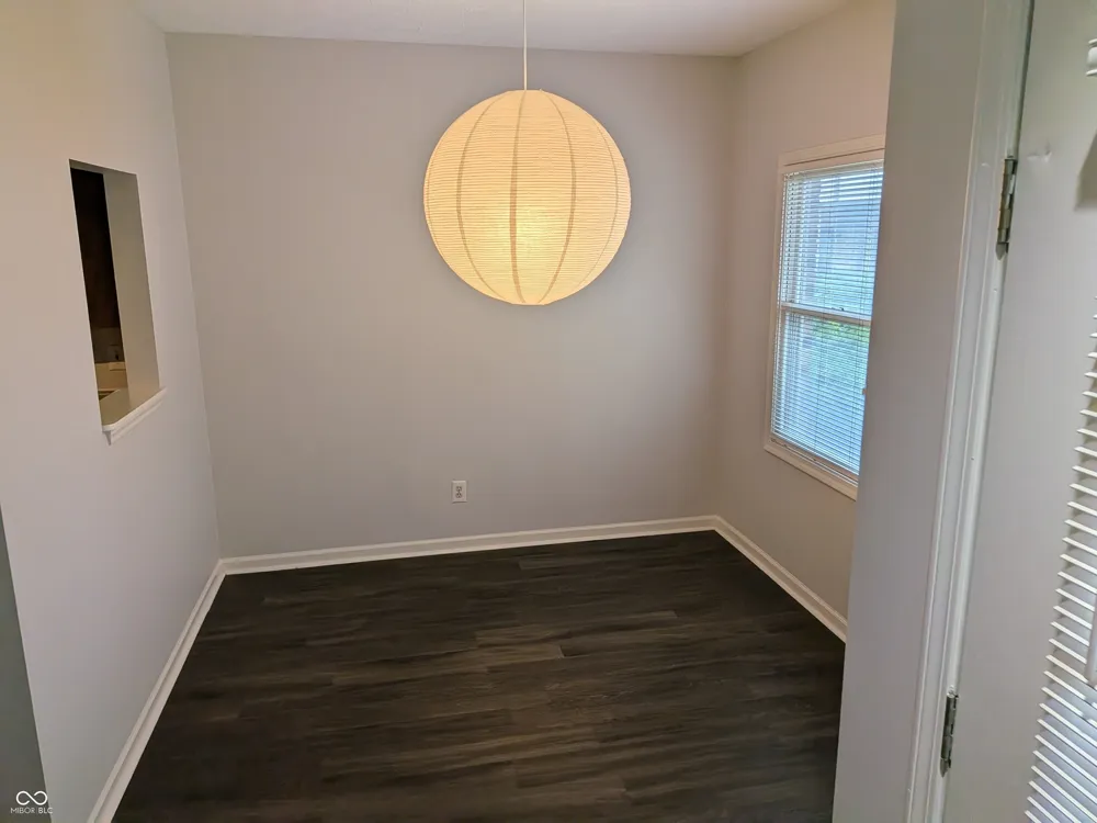 9464 Maple Way Indianapolis, IN 46268