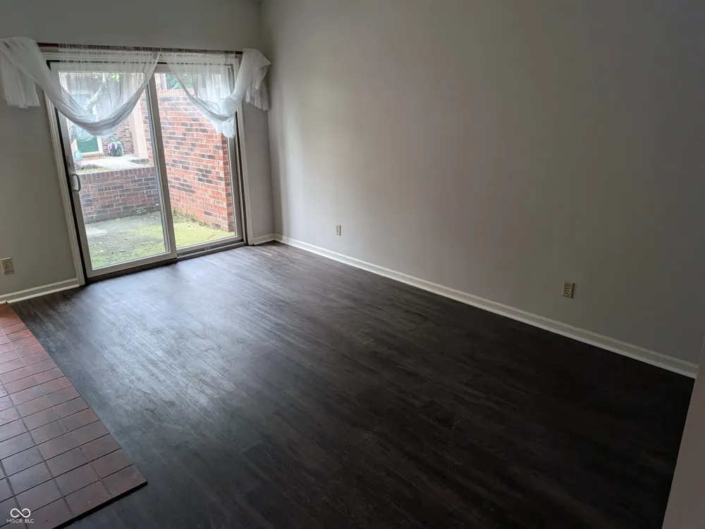 9464 Maple Way Indianapolis, IN 46268