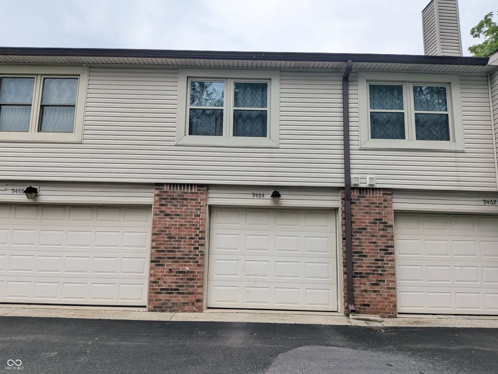 9464 Maple Way Indianapolis, IN 46268