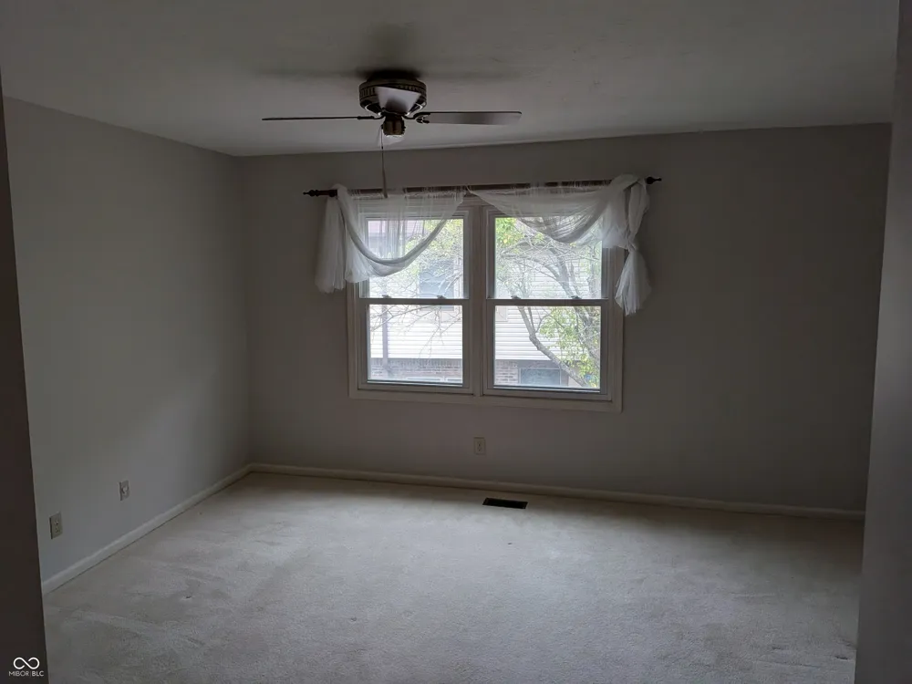 9464 Maple Way Indianapolis, IN 46268