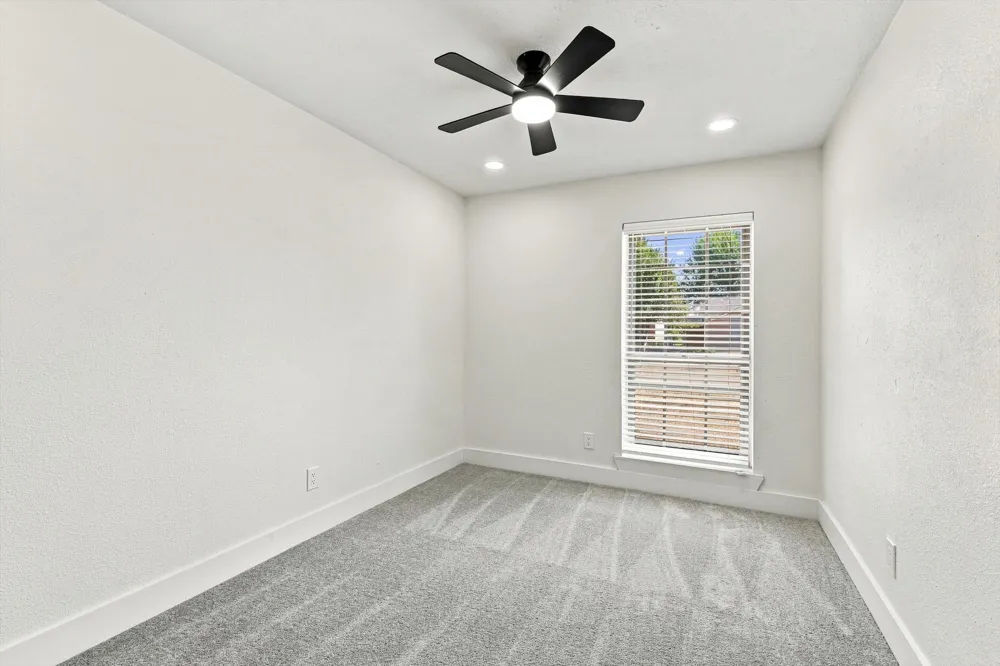 865 Stanford Drive Lancaster, TX 75134