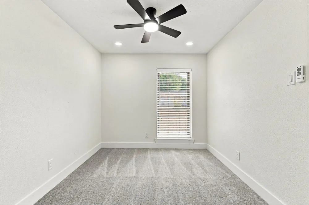 865 Stanford Drive Lancaster, TX 75134