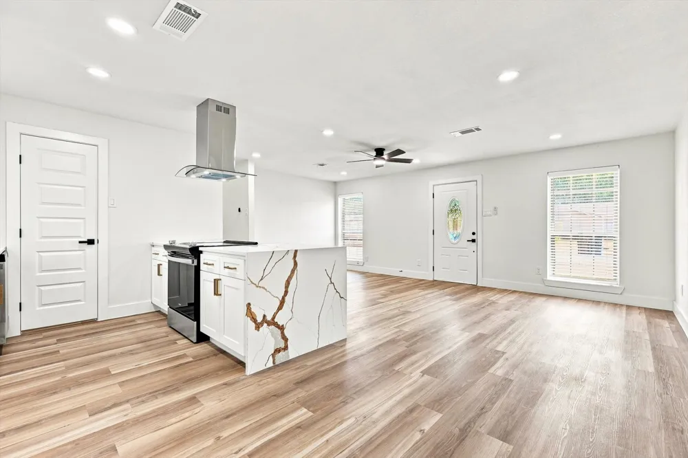 865 Stanford Drive Lancaster, TX 75134