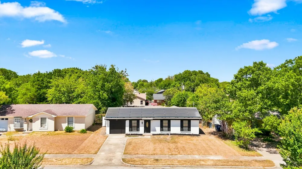 865 Stanford Drive Lancaster, TX 75134