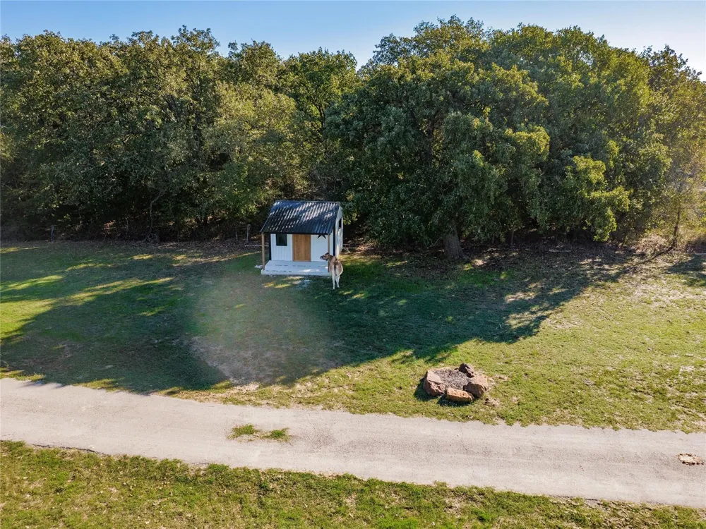 1387 County Road 140 Whitesboro, TX 76273