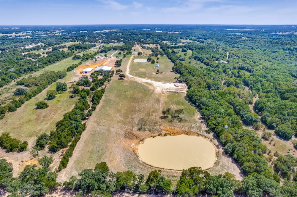1387 County Road 140 Whitesboro, TX 76273