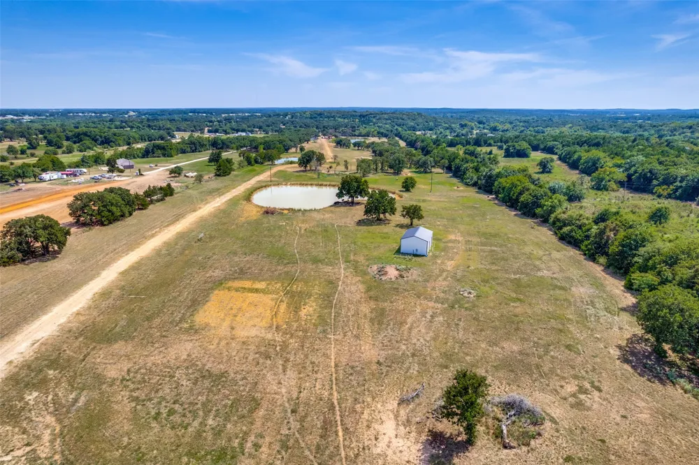 1387 County Road 140 Whitesboro, TX 76273