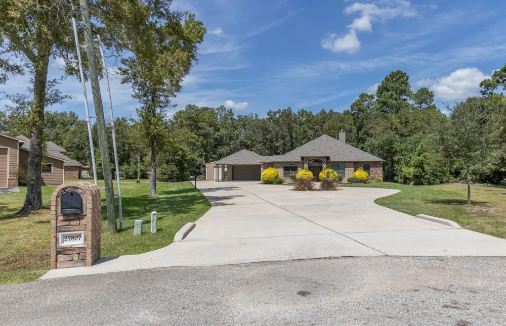 27807 Live Oak View Court Huffman, TX 77336