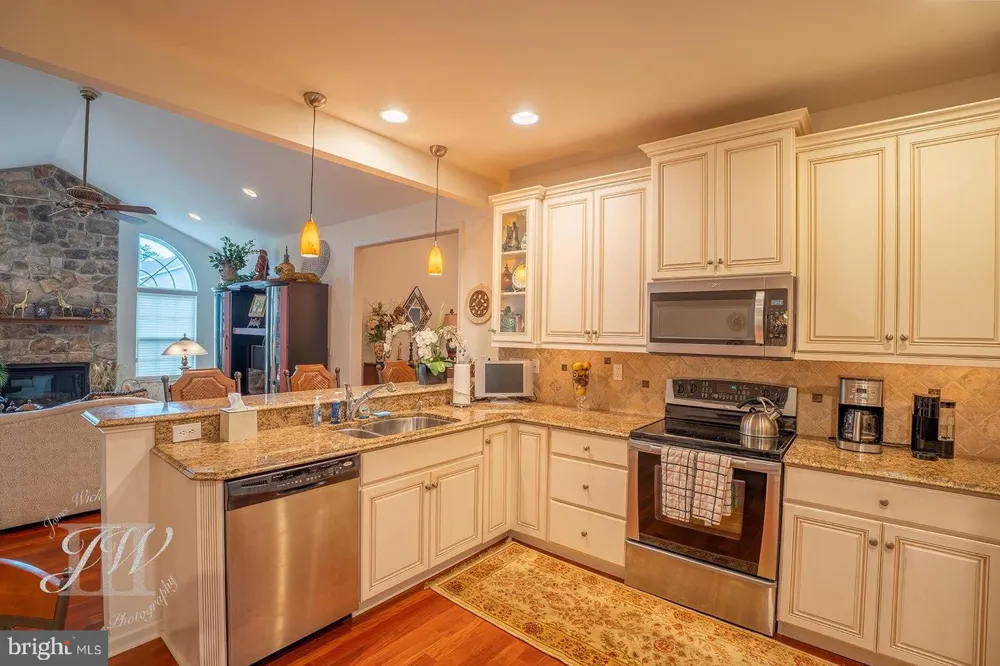126 FAIRWAY DRIVE #141 Warminster, PA 18974