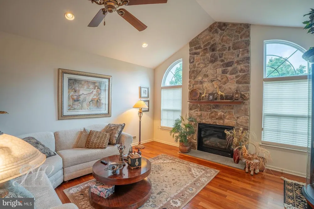 126 FAIRWAY DRIVE #141 Warminster, PA 18974