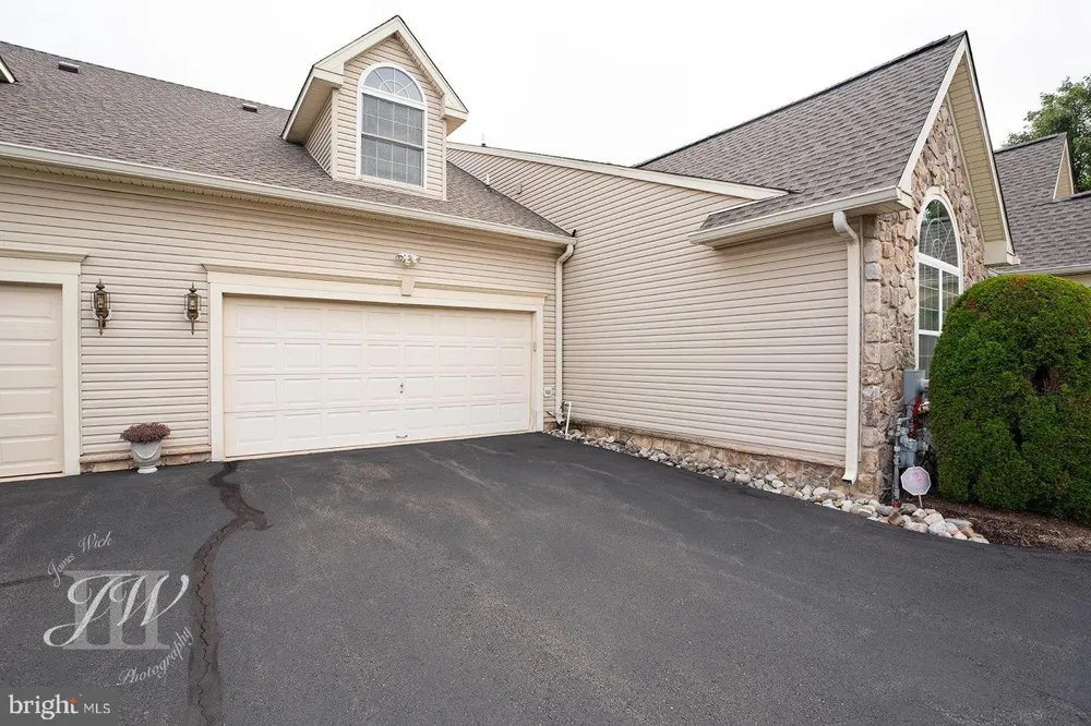 126 FAIRWAY DRIVE #141 Warminster, PA 18974