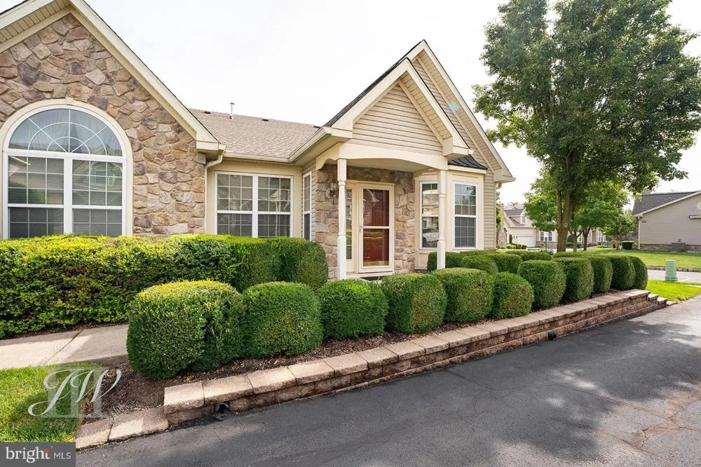 126 FAIRWAY DRIVE #141 Warminster, PA 18974