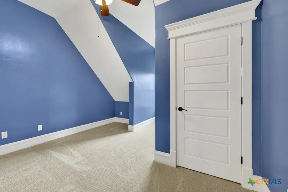 204 Falling Hills New Braunfels, TX 78132
