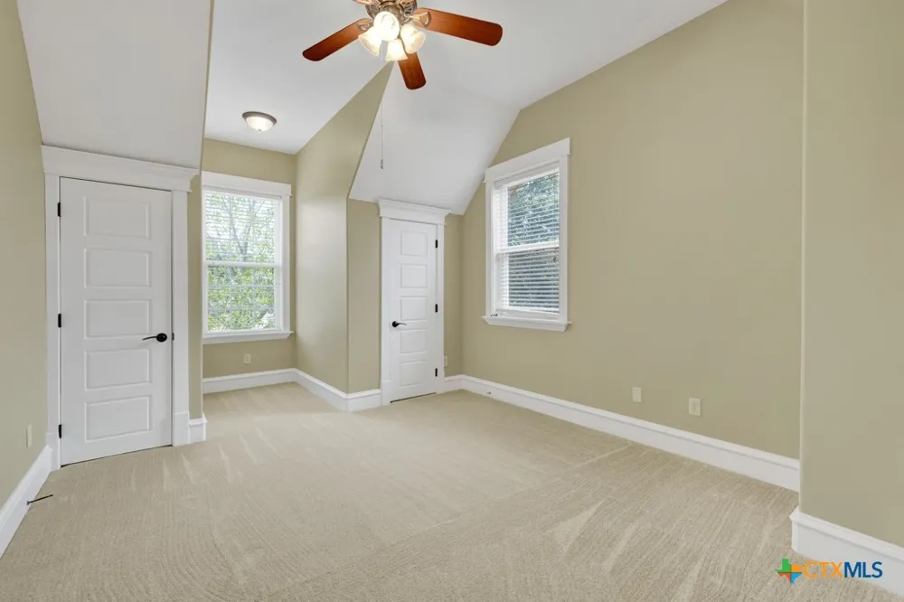 204 Falling Hills New Braunfels, TX 78132
