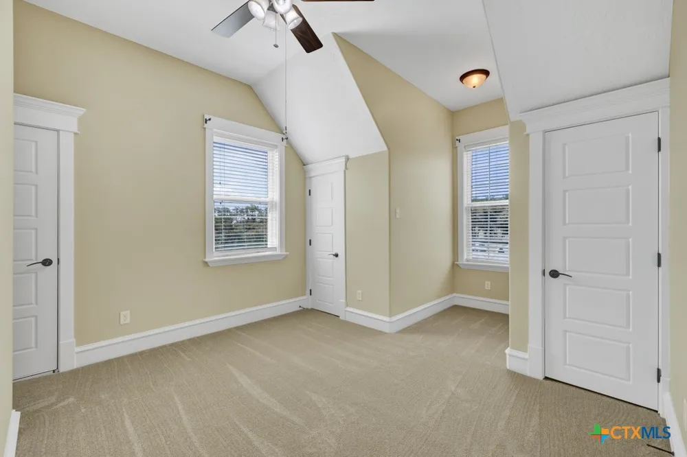 204 Falling Hills New Braunfels, TX 78132