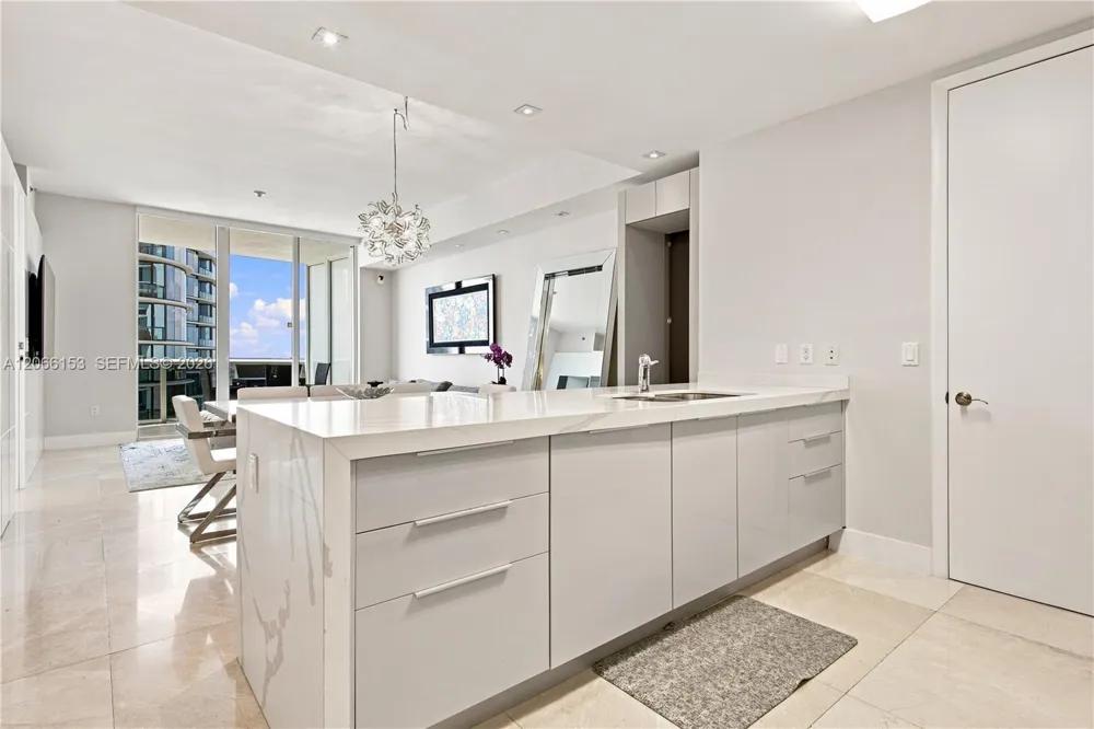 15811 Collins Ave #2802 Sunny Isles Beach, FL 33160