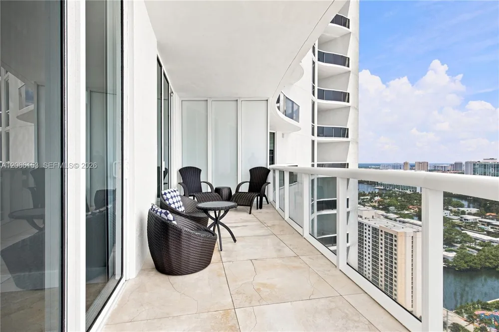 15811 Collins Ave #2802 Sunny Isles Beach, FL 33160