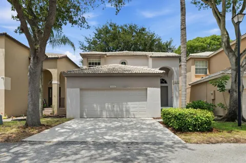 5205 Eagle Cay Manor