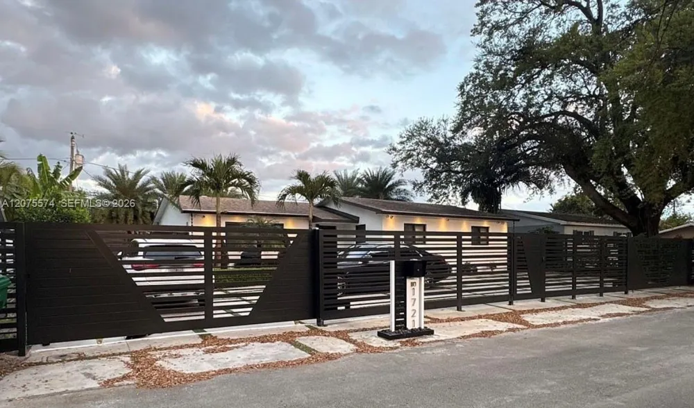 1721 SW 96th Ave Miramar, FL 33025