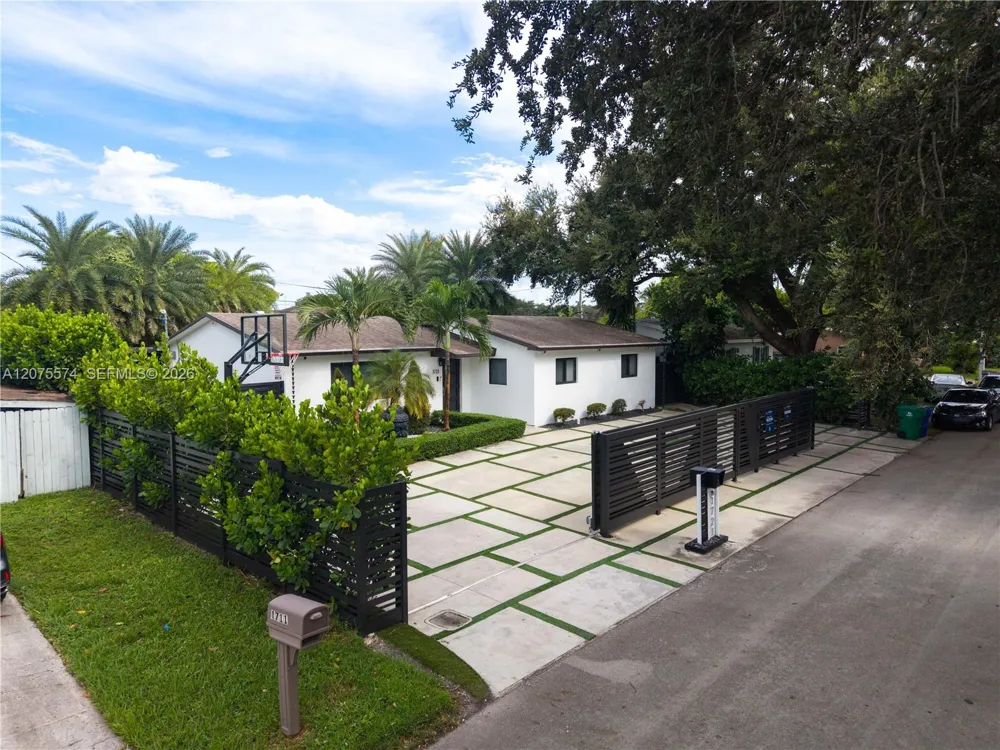 1721 SW 96th Ave Miramar, FL 33025