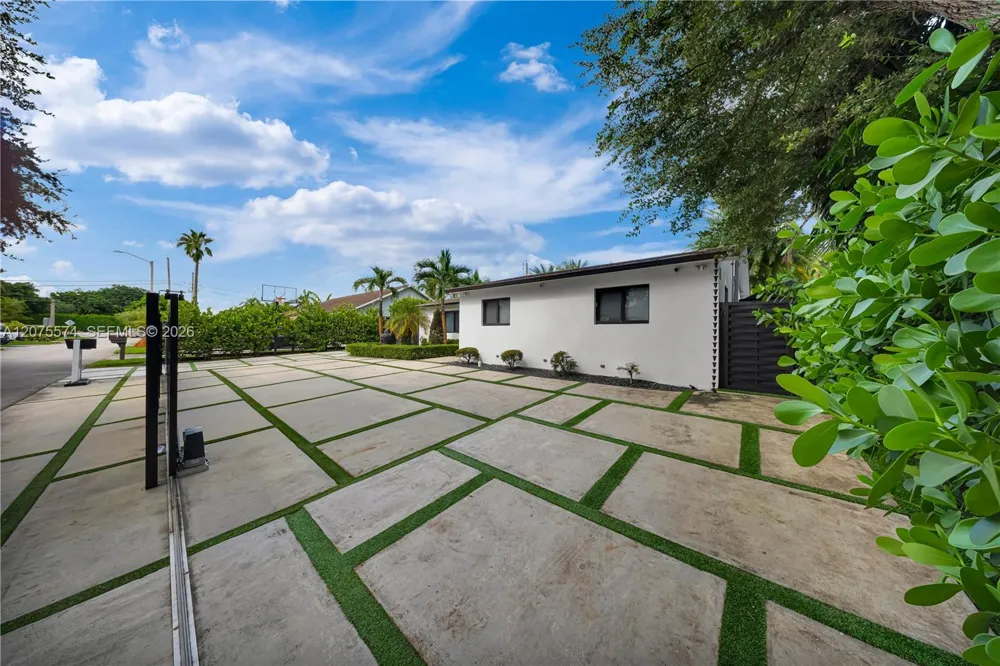1721 SW 96th Ave Miramar, FL 33025