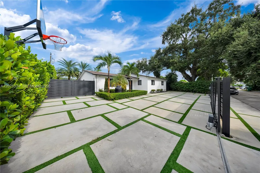 1721 SW 96th Ave Miramar, FL 33025