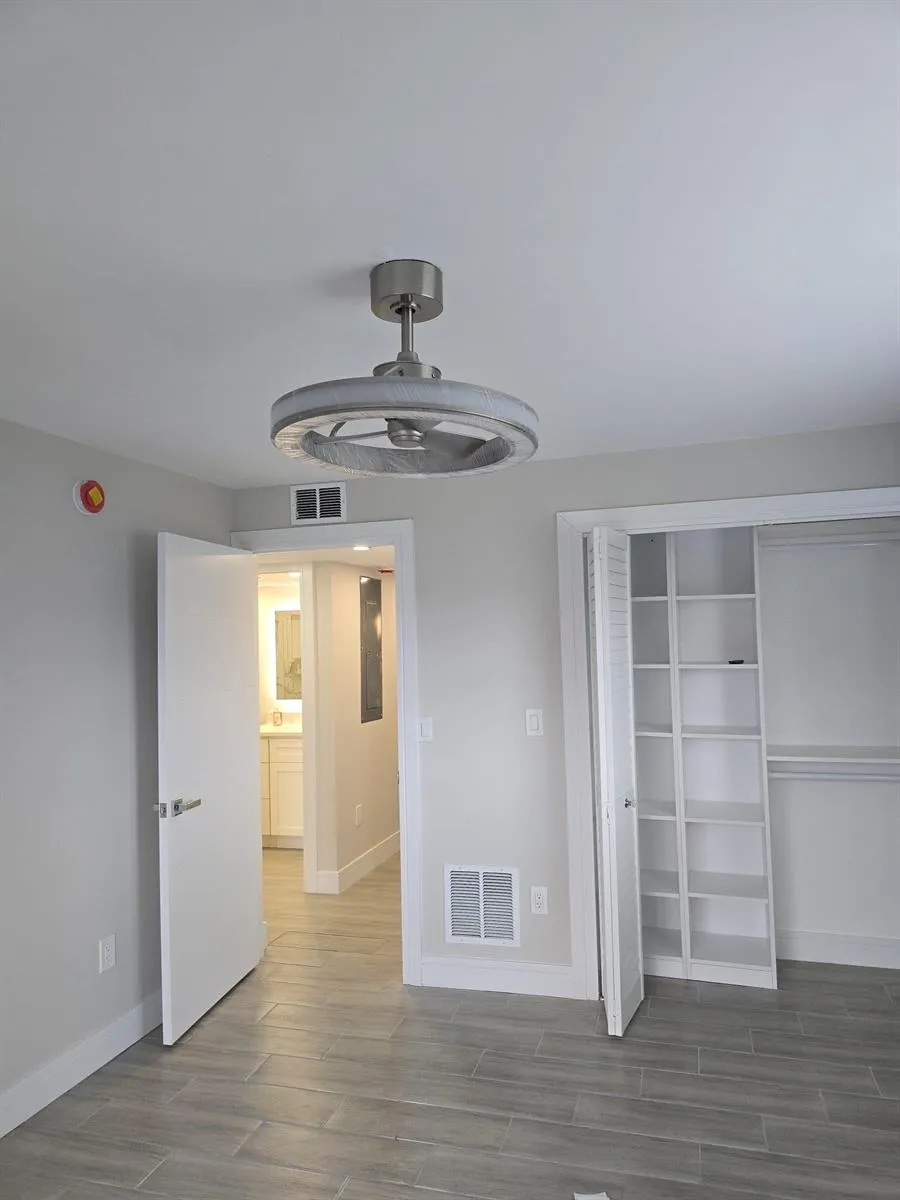 215 E NORMANDY E #215 Delray Beach, FL 33484