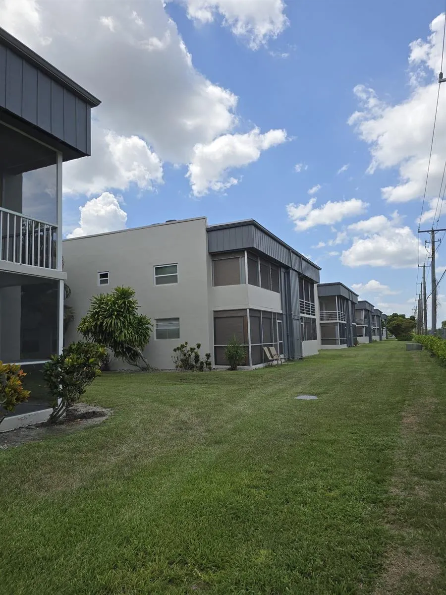215 E NORMANDY E #215 Delray Beach, FL 33484