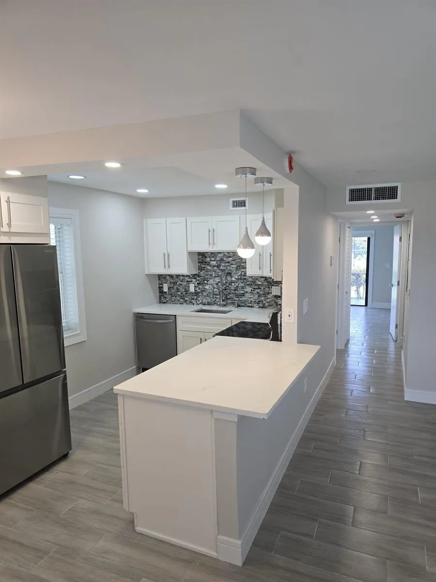 215 E NORMANDY E #215 Delray Beach, FL 33484