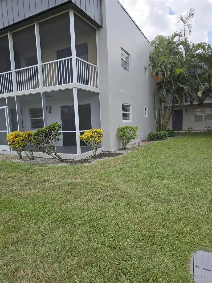 215 E NORMANDY E #215 Delray Beach, FL 33484