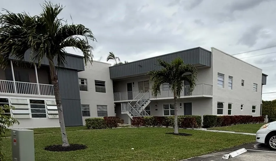 215 E NORMANDY E #215 Delray Beach, FL 33484