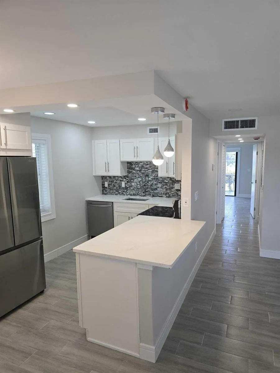 215 E NORMANDY E #215 Delray Beach, FL 33484