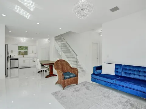 833 SW 17th Street