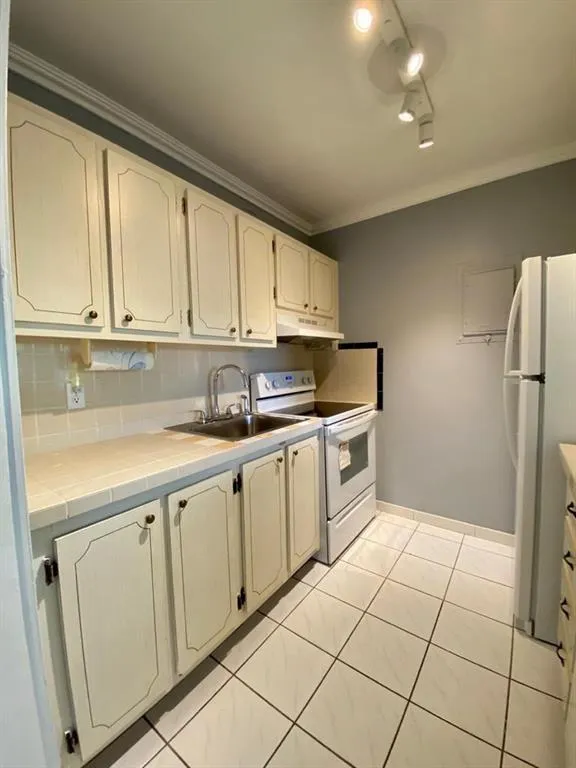 2916 FUNSTON STREET #51A Hollywood, FL 33020