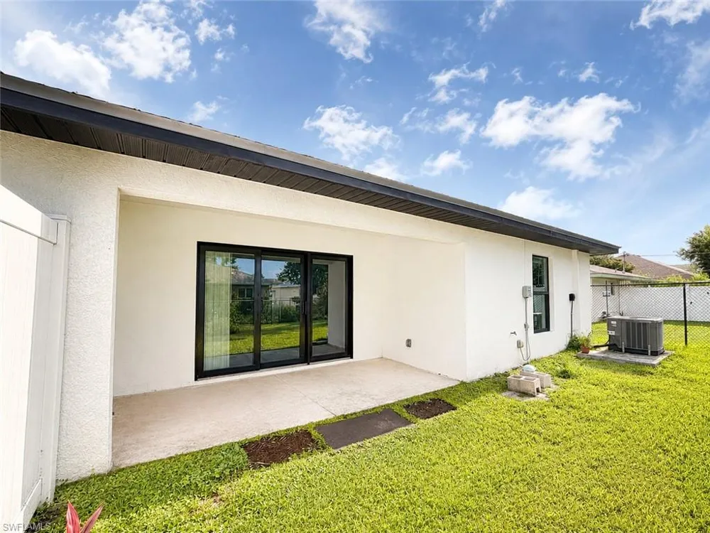 923 SE 14th Street Cape Coral, FL 33990